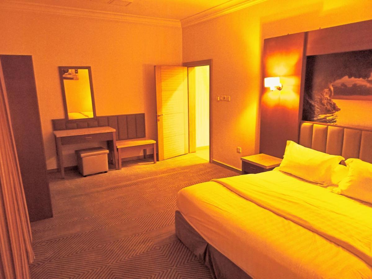 Taraf Yanbu 2アパートホテル エクステリア 写真